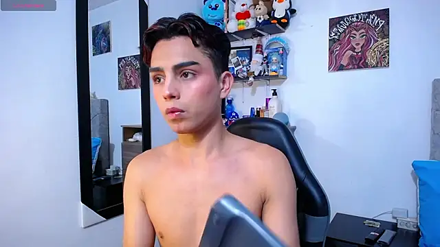 OwenBluee online show from February 8, 2026, 5:27 pm