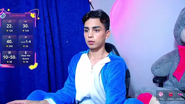 OwenBluee online show from April 20, 2026, 12:35 am