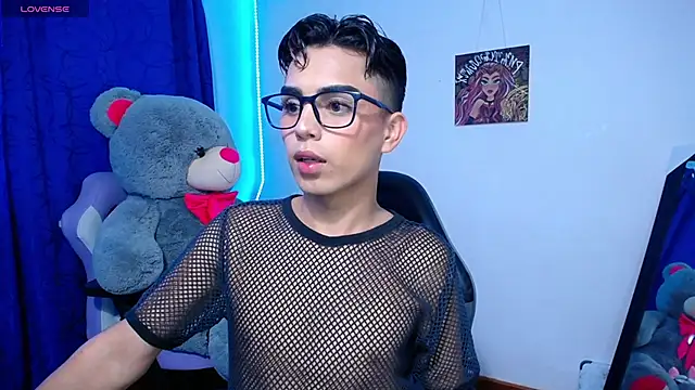Snapshot of OwenBluee chatting on May 22, 2026, 2:22 pm OwenBluee online show from May 22, 2026, 2:22 pm