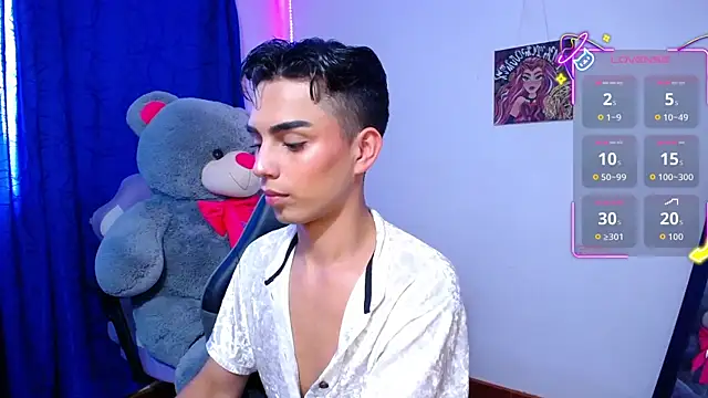 Snapshot of OwenBluee chatting on May 26, 2026, 6:04 pm OwenBluee online show from May 26, 2026, 6:04 pm