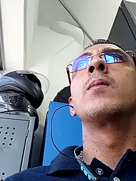 paisa233 online show from October 9, 2025, 2:37 pm