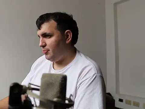 zekefotoslive online show from December 22, 2025, 7:22 pm