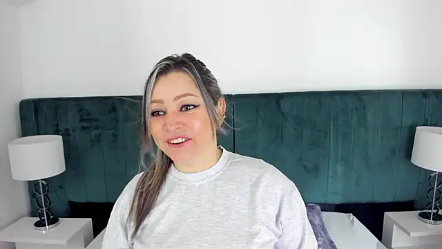 Snapshot of PandoraB_ chatting on February 1, 2025, 10:59 am PandoraB online show from February 1, 2025, 10:59 am