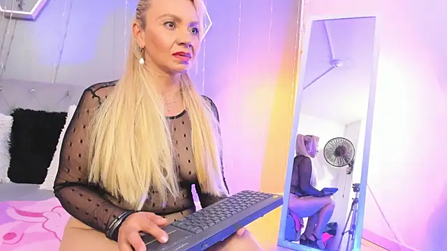 AnastasiaTaylor  online show from February 28, 2025, 9:58 am