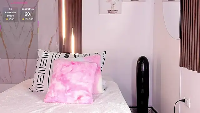 Snapshot of mia_six66 chatting on December 2, 2025, 11:59 am mia six66 online show from December 2, 2025, 11:59 am