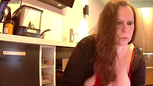 Endrocleia online show from December 3, 2025, 11:25 pm