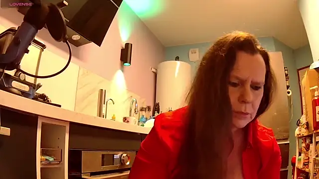 Endrocleia online show from April 12, 2026, 8:14 pm