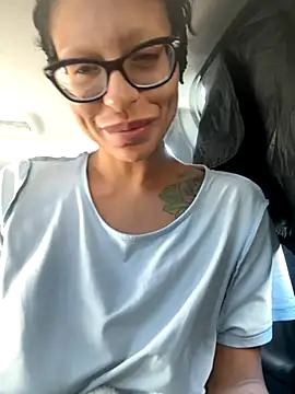 myloveforyouu online show from September 26, 2025, 1:48 pm