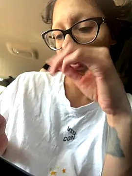 myloveforyouu online show from September 28, 2025, 11:21 pm