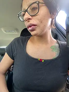 myloveforyouu online show from October 5, 2025, 4:05 pm