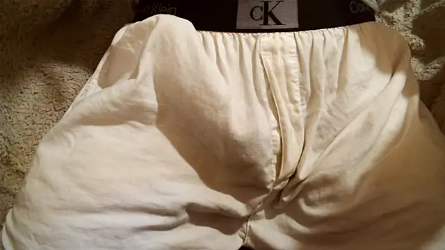 Snapshot of KoyuHanara chatting on November 4, 2025, 3:33 pm KoyuHanara online show from November 4, 2025, 3:33 pm