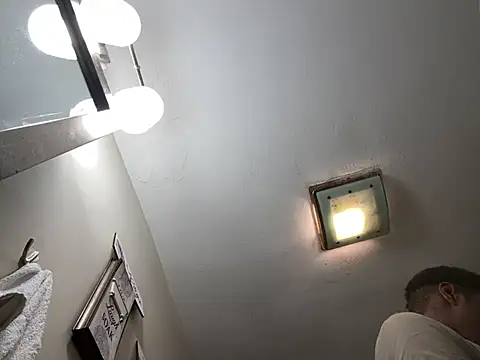 Snapshot of rayyymack chatting on December 23, 2024, 2:39 pm rayyymack online show from December 23, 2024, 2:39 pm