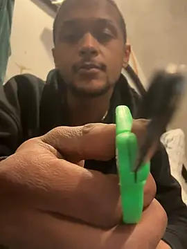 Snapshot of rayyymack chatting on January 28, 2025, 12:26 am rayyymack online show from January 28, 2025, 12:26 am