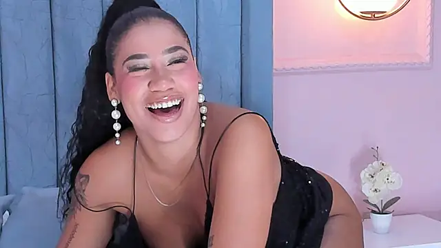 Salome Diaz  online show from February 6, 2025, 4:10 am