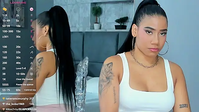 Salome Diaz  online show from March 4, 2025, 4:30 pm