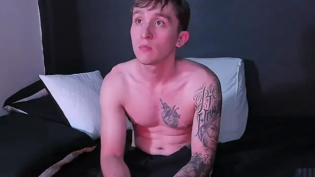 Dylanwhite23  online show from October 5, 2025, 8:29 pm