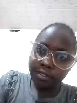 Snapshot of Sweetcecie01 chatting on February 15, 2025, 9:59 pm Sweetcecie01 online show from February 15, 2025, 9:59 pm