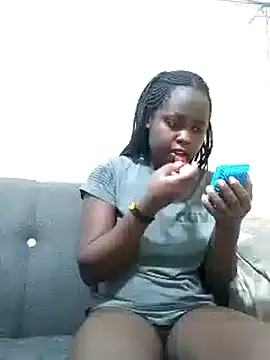 Snapshot of Sweetcecie01 chatting on October 18, 2025, 8:42 pm Sweetcecie01 online show from October 18, 2025, 8:42 pm