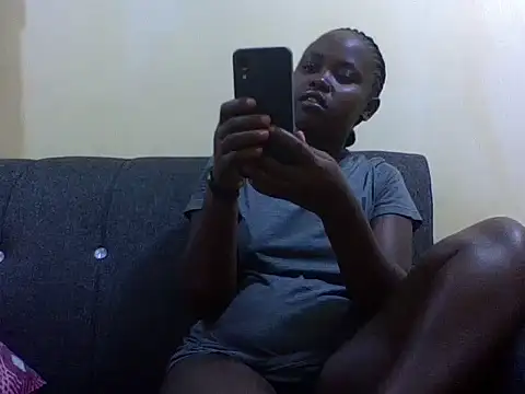 Snapshot of Sweetcecie01 chatting on January 7, 2026, 8:33 pm Sweetcecie01 online show from January 7, 2026, 8:33 pm