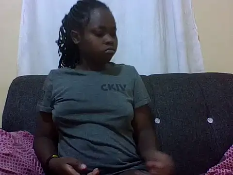 Snapshot of Sweetcecie01 chatting on May 18, 2026, 11:32 pm Sweetcecie01 online show from May 18, 2026, 11:32 pm