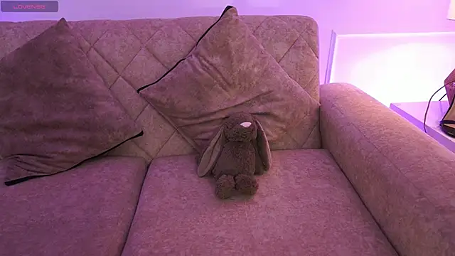 Anybuny online show from April 8, 2026, 11:32 am