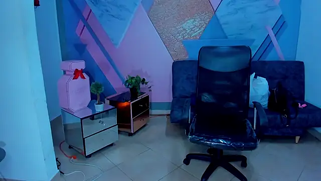 AngelaCoffee online show from September 28, 2025, 9:58 am