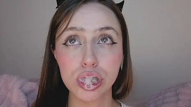 SofiaGc online show from November 13, 2025, 4:44 am