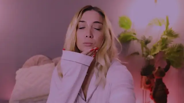 Jessielle online show from December 22, 2025, 10:01 am