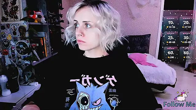 NaniMoore online show from October 30, 2025, 8:53 pm