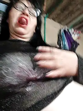 clarita 01 online show from October 17, 2025, 10:51 am