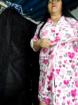 Snapshot of clarita_01 chatting on April 6, 2026, 1:01 pm clarita 01 online show from April 6, 2026, 1:01 pm