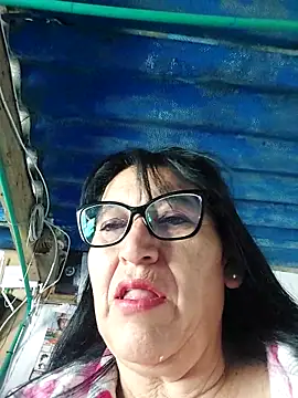 Snapshot of clarita_01 chatting on April 15, 2026, 1:40 pm clarita 01 online show from April 15, 2026, 1:40 pm