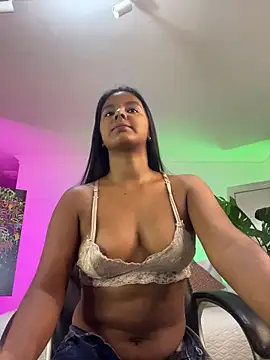 JANYLOVE   online show from May 25, 2026, 10:54 am