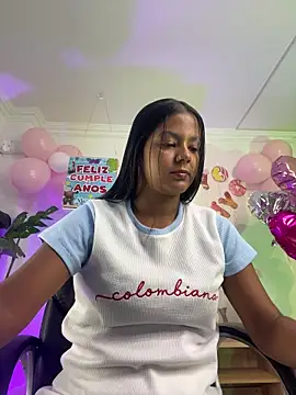 Snapshot of JANYLOVE__ chatting on June 18, 2026, 11:03 am JANYLOVE online show from June 18, 2026, 11:03 am