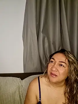 Snapshot of kitty_84 chatting on February 8, 2026, 10:07 am kitty 84 online show from February 8, 2026, 10:07 am