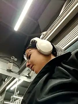  vaness online show from April 5, 2026, 5:48 am