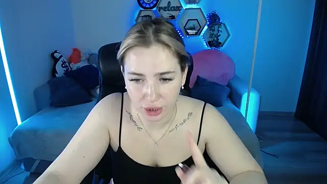 SabrinViolet online show from November 4, 2025, 9:19 am