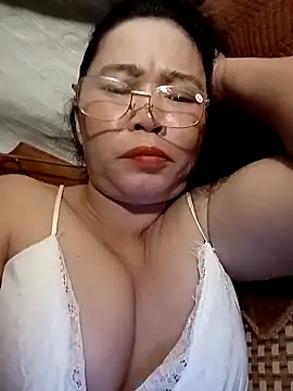 Snapshot of Sexy-asslove90 chatting on October 8, 2025, 1:53 pm Sexy-asslove90 online show from October 8, 2025, 1:53 pm