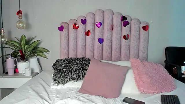 SusanBenett online show from March 21, 2025, 8:40 pm