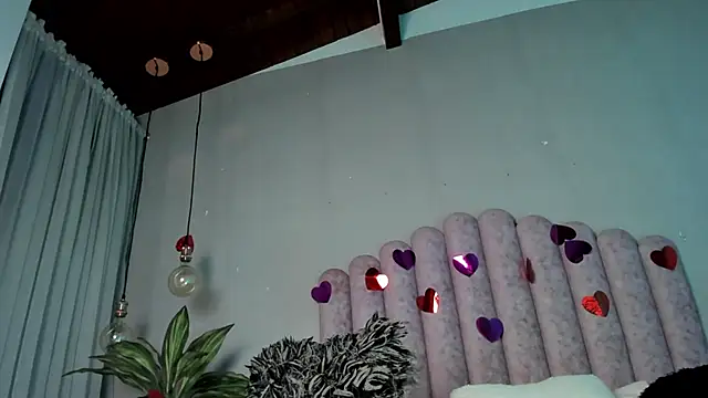 SusanBenett online show from March 22, 2025, 12:06 am