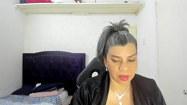 vikyadams online show from September 9, 2025, 4:01 am