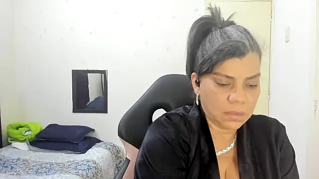 vikyadams online show from October 15, 2025, 4:40 pm