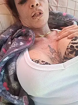 vampvanna23 online show from April 6, 2026, 4:19 pm