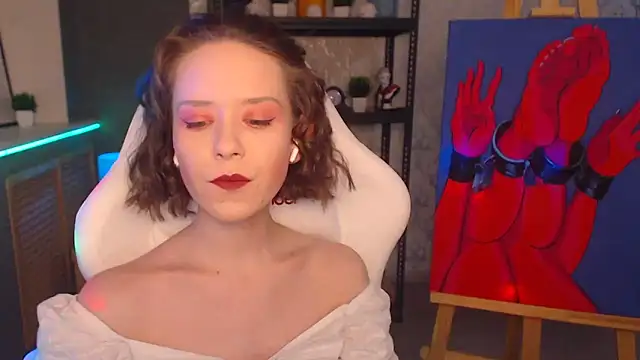 FascinatingEyess online show from December 19, 2024, 7:18 pm