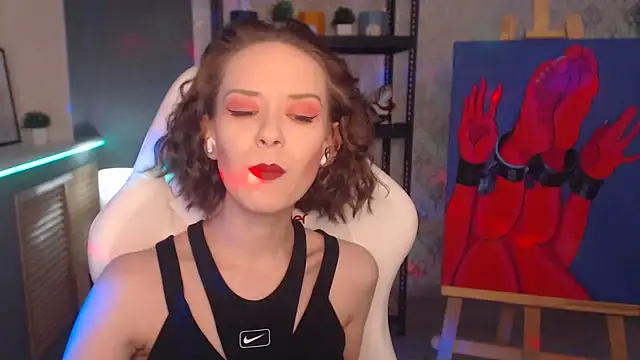 FascinatingEyess online show from January 4, 2025, 6:09 pm