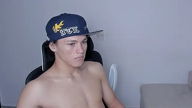 laurent nova online show from November 28, 2025, 6:21 pm