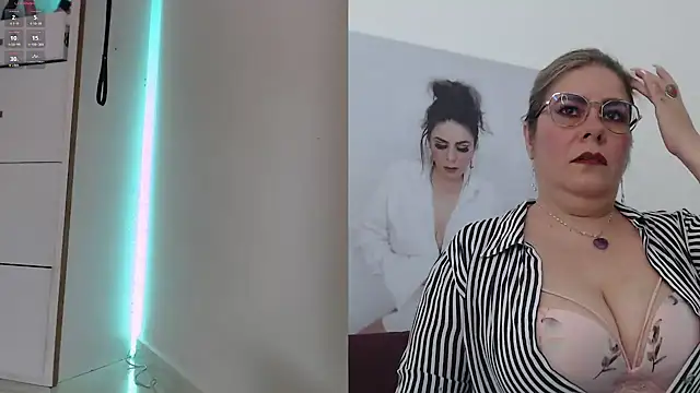 Snapshot of zehra_sanem chatting on February 24, 2025, 9:41 pm zehra sanem online show from February 24, 2025, 9:41 pm