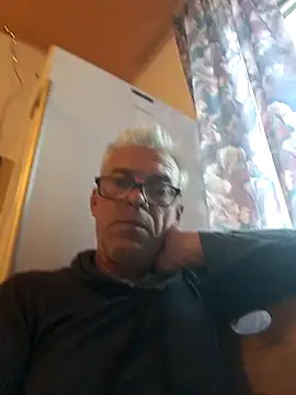 Snapshot of Picolo4111 chatting on October 10, 2025, 1:21 pm Picolo4111 online show from October 10, 2025, 1:21 pm