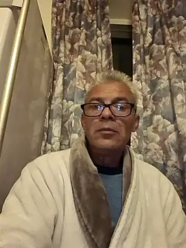 Snapshot of Picolo4111 chatting on October 25, 2025, 3:58 am Picolo4111 online show from October 25, 2025, 3:58 am