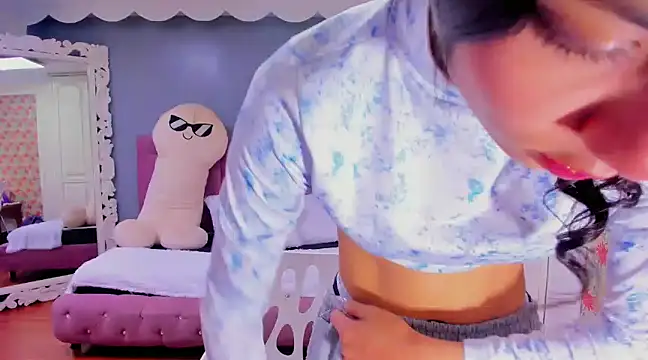 Iris Stone  online show from January 15, 2025, 10:38 am